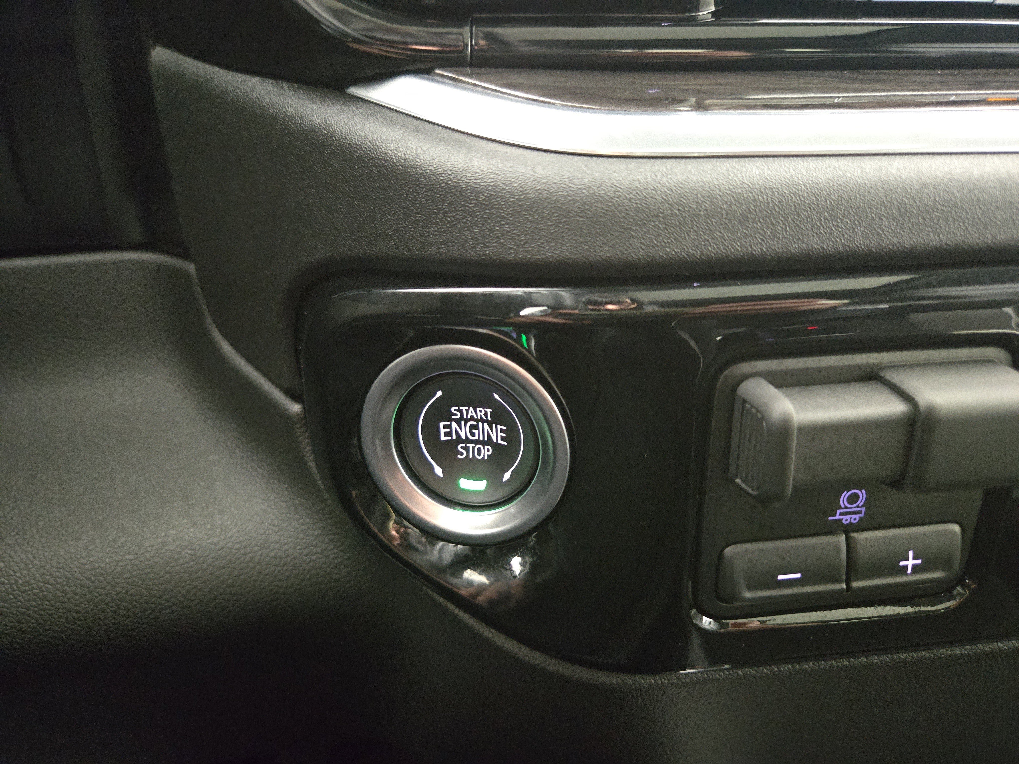 Certified 2025 Chevrolet Silverado 1500 LTZ w/ LTZ Premium Package image 26