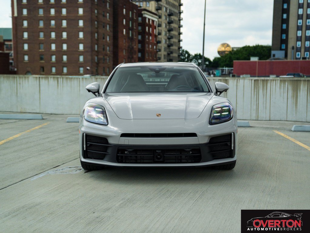 Used 2025 Porsche Panamera 4 image 10