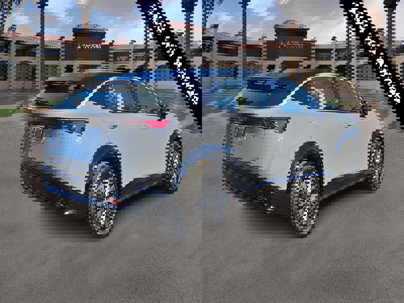 Used 2024 Nissan Ariya FWD image 8