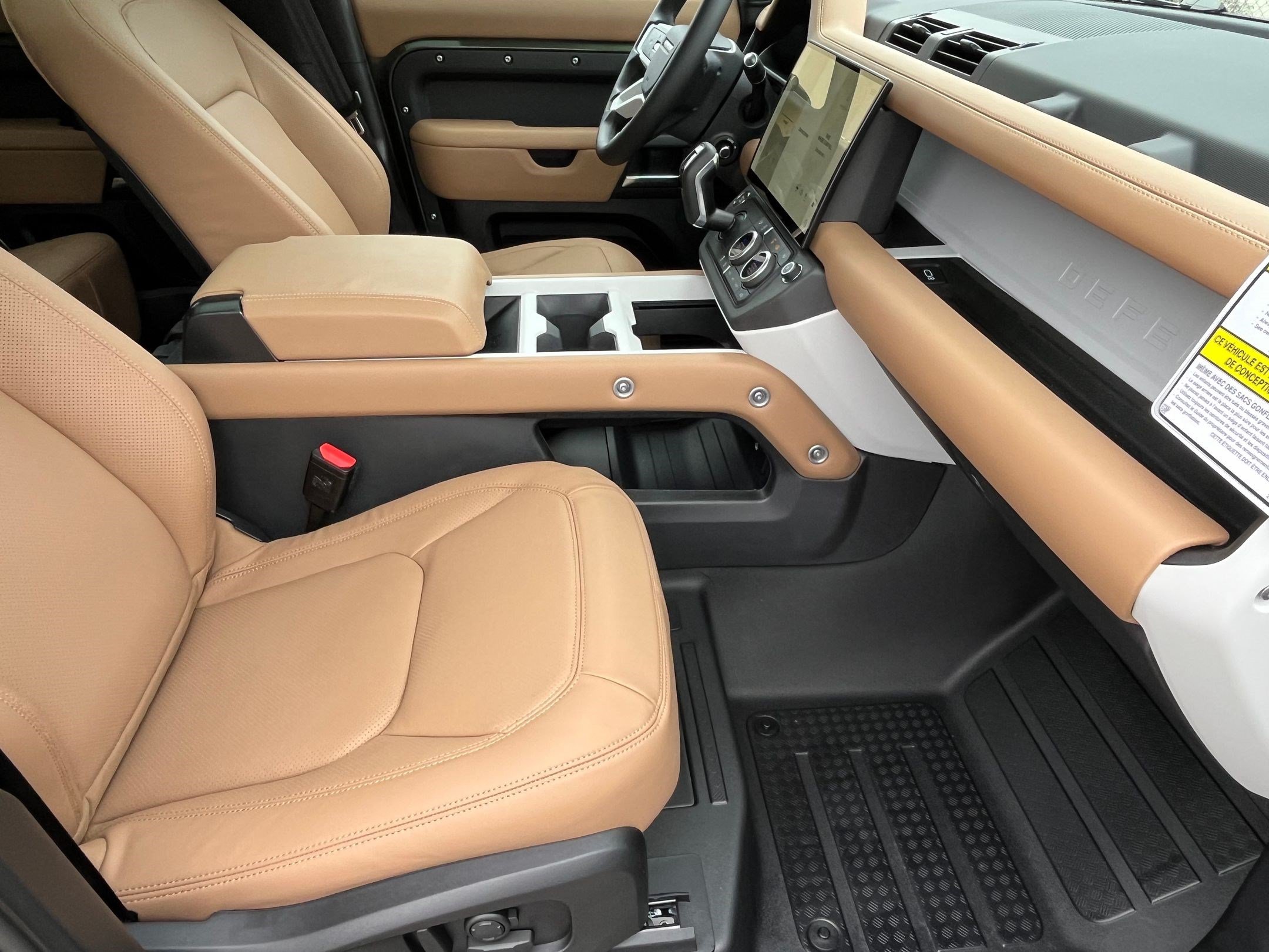 Used 2026 Land Rover Defender 110 X-Dynamic SE AWD/4WD image 23