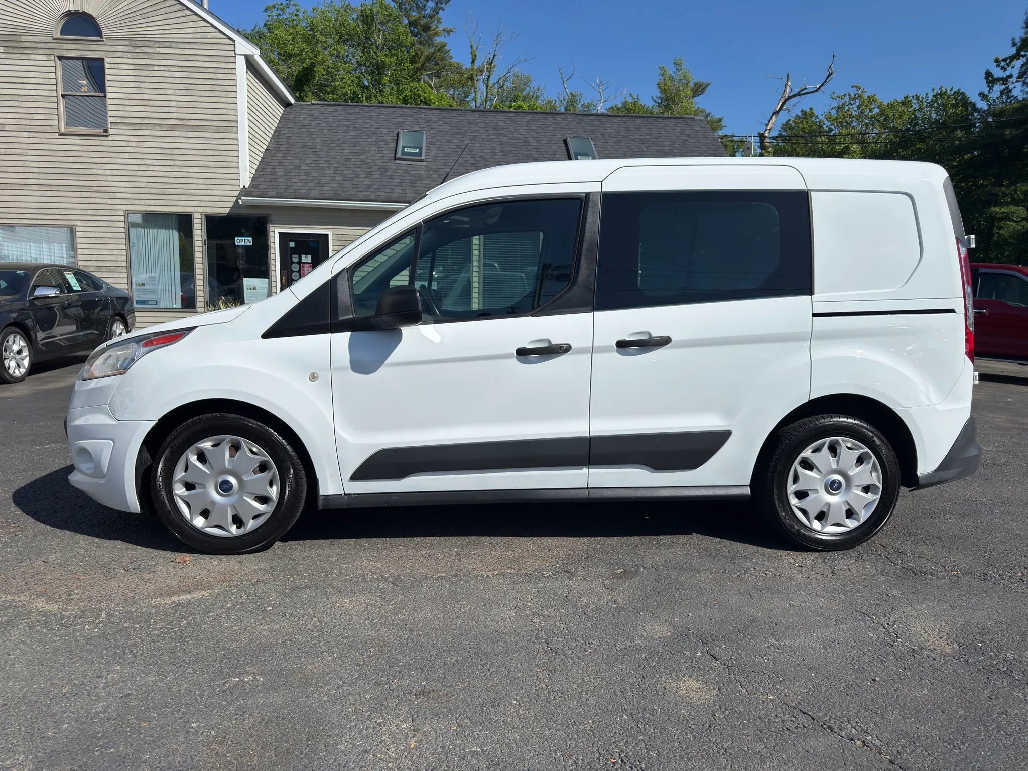 Used 2016 Ford Transit Connect XLT FWD image 4