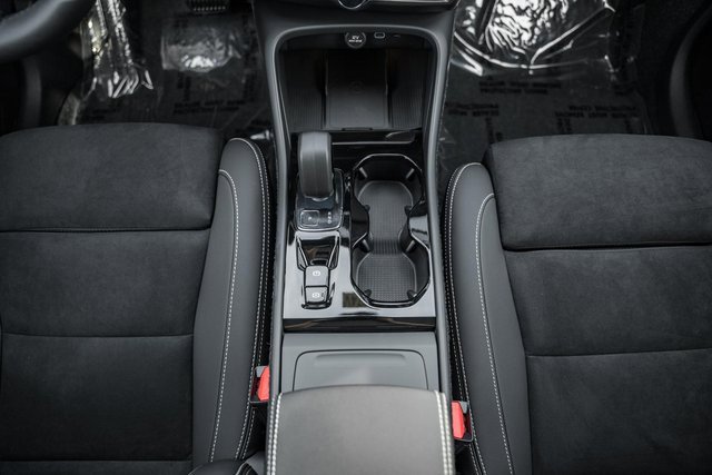 New 2026 Volvo XC40 B5 Ultra w/ Protection Package Premier image 27