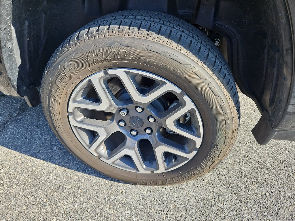 Used 2025 RAM 1500 Laramie w/ Sport Appearance Package AWD/4WD image 14