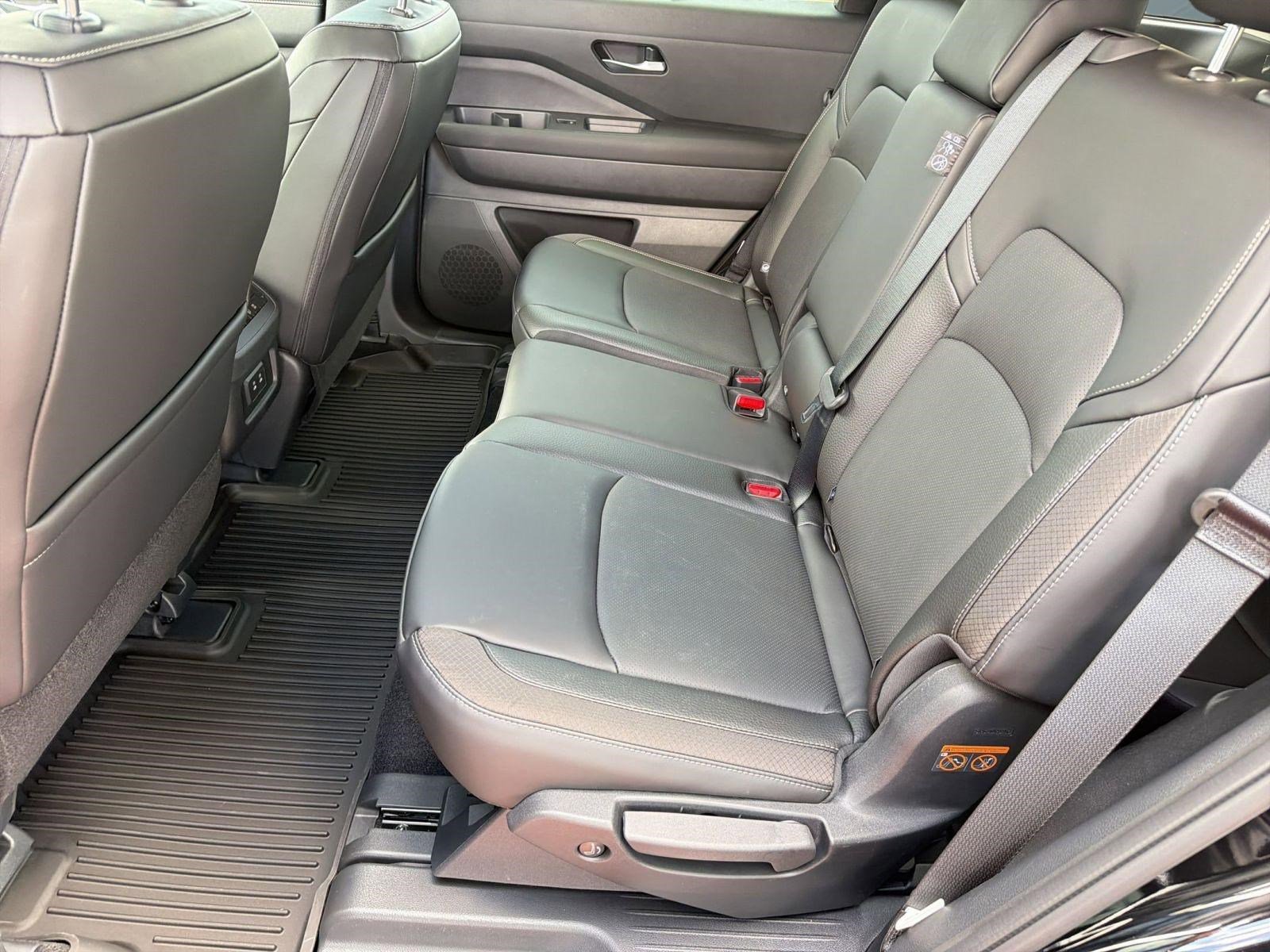 New 2026 Nissan Pathfinder SL image 15