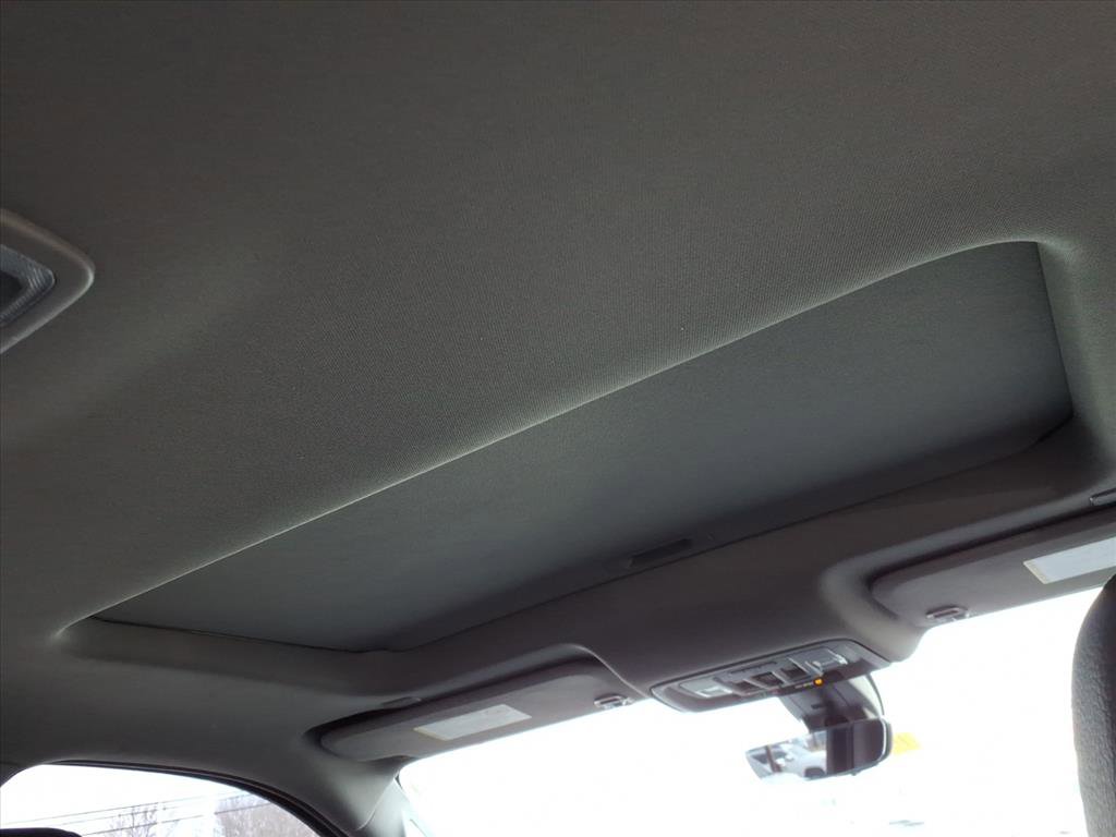 Used 2022 GMC Sierra 3500 Denali w/ Denali Black Diamond Edition image 14