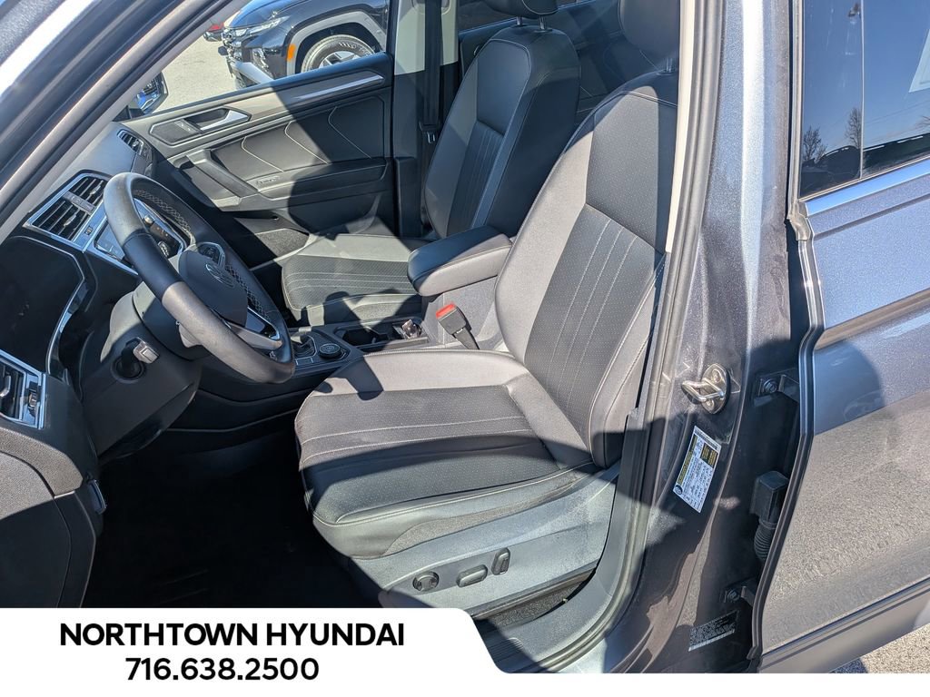 Used 2022 Volkswagen Tiguan SE image 10
