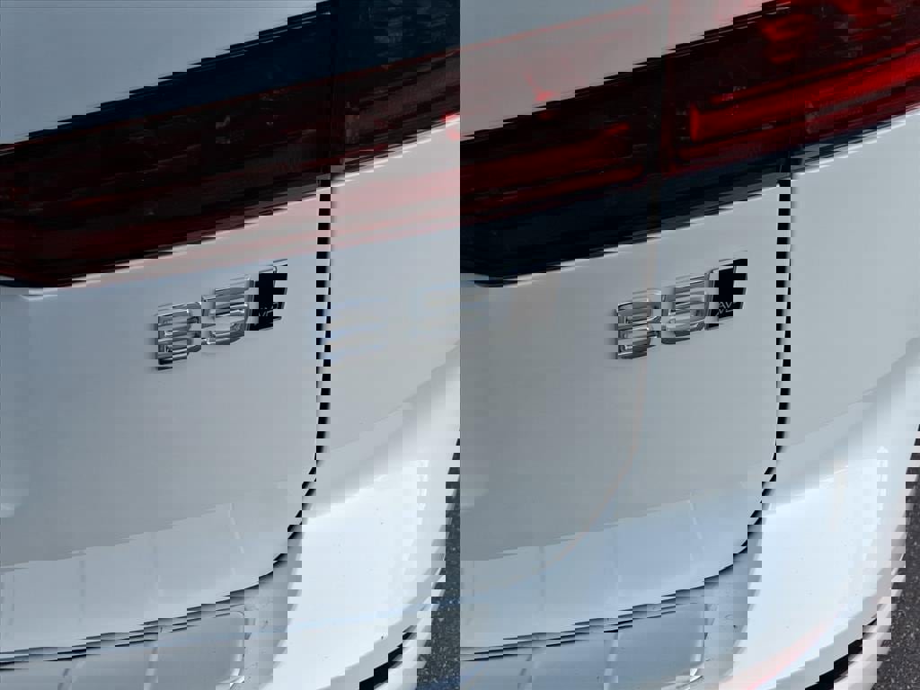 New 2026 Volvo XC60 B5 Ultra w/ Protection Package Premier image 6