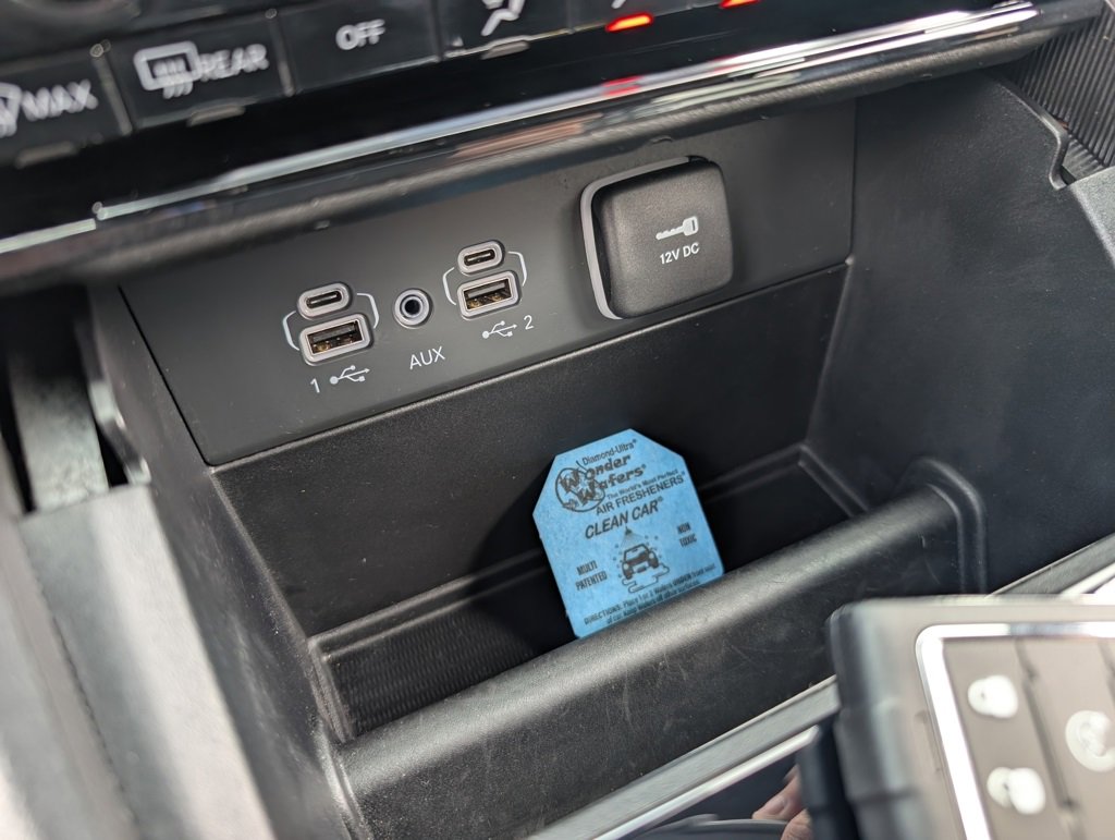 Used 2024 Jeep Grand Cherokee Limited image 28