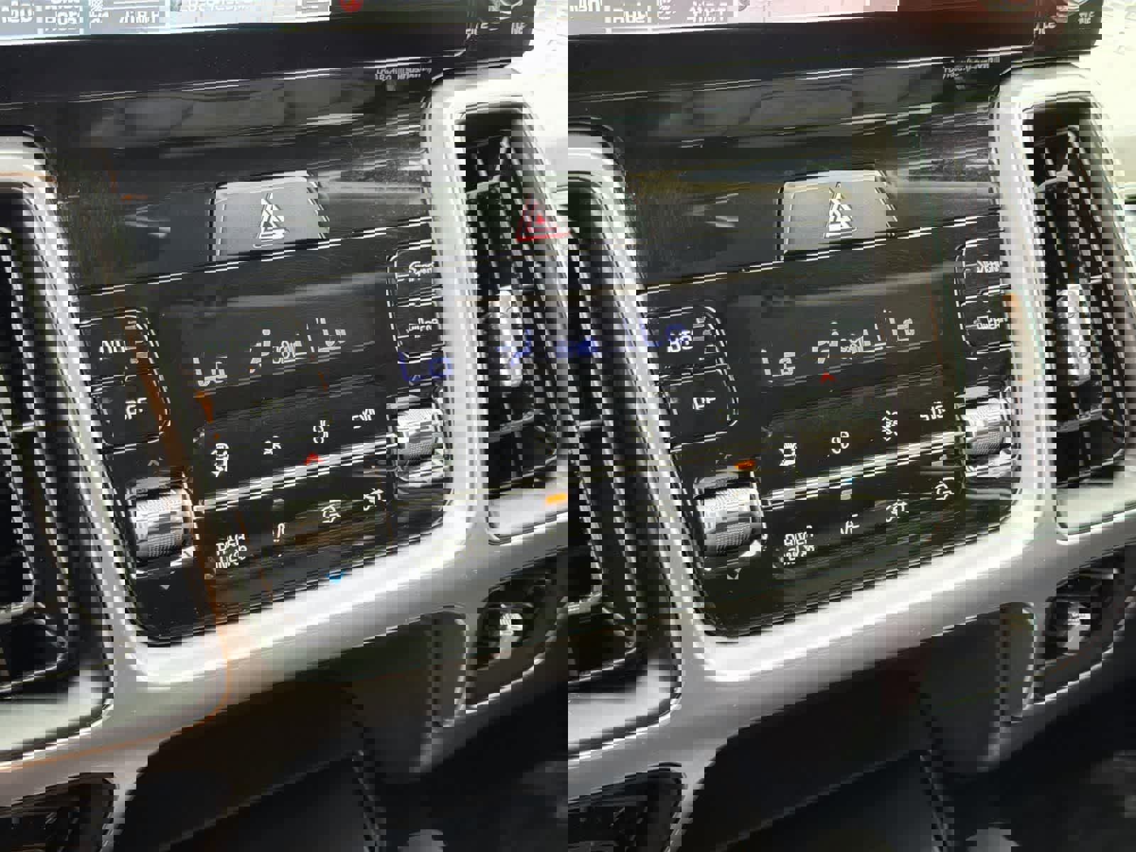 Used 2023 Kia Sorento EX image 15