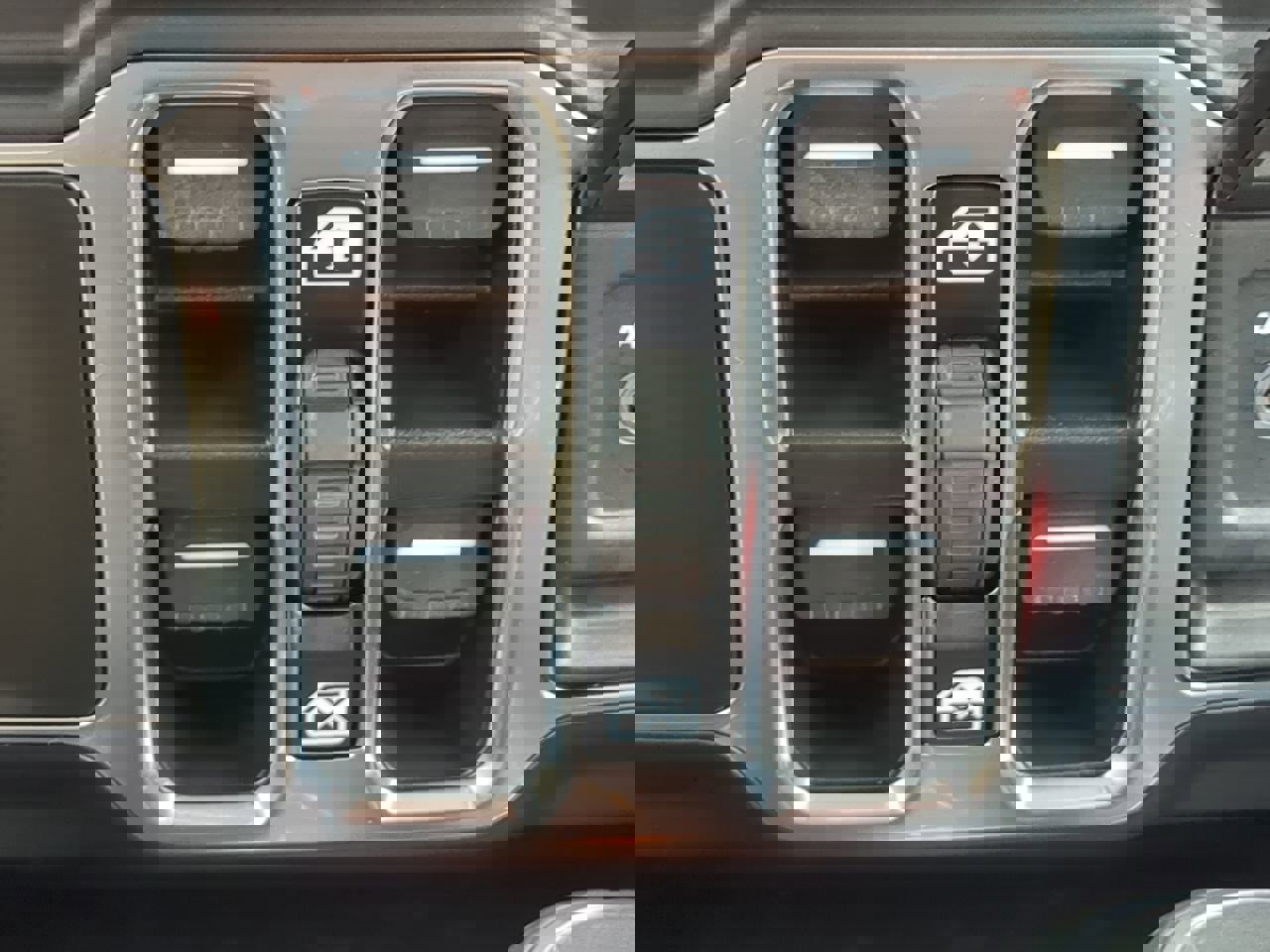 Certified 2021 Jeep Wrangler Unlimited Sahara image 21