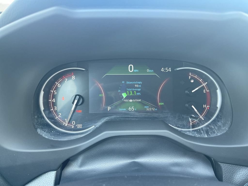 Used 2025 Toyota RAV4 XLE FWD image 21