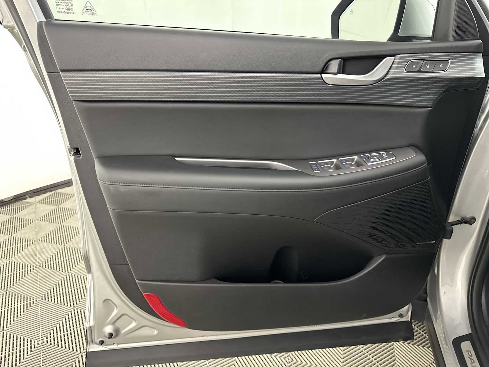 Used 2024 Hyundai Palisade Limited image 16