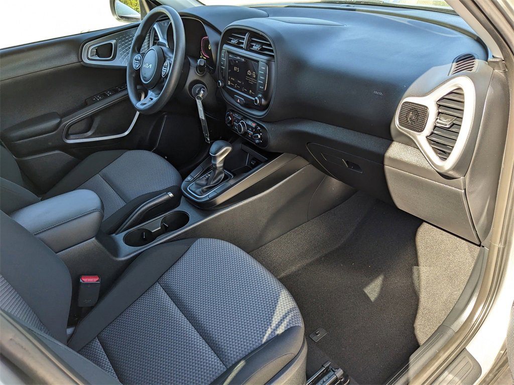 Certified 2025 Kia Soul LX image 14