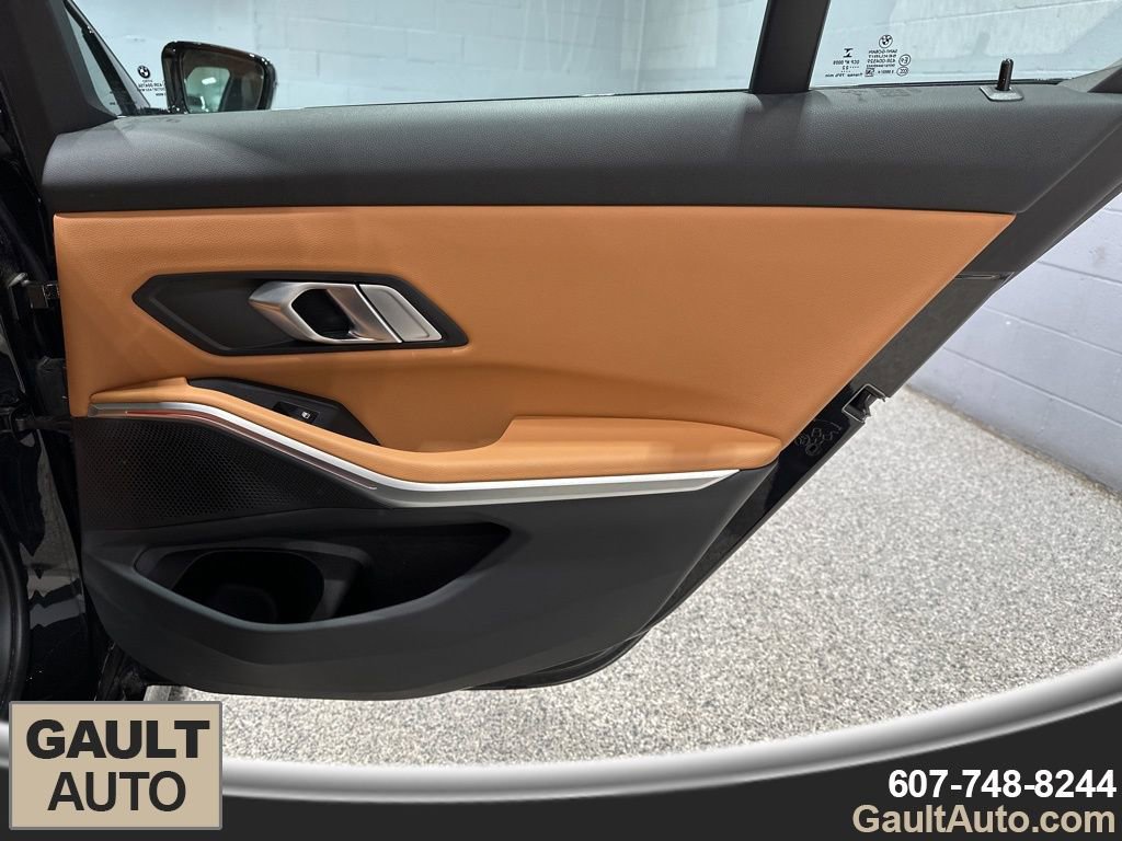 Certified 2022 BMW 330i xDrive Sedan w/ Driving Assistance Package image 21
