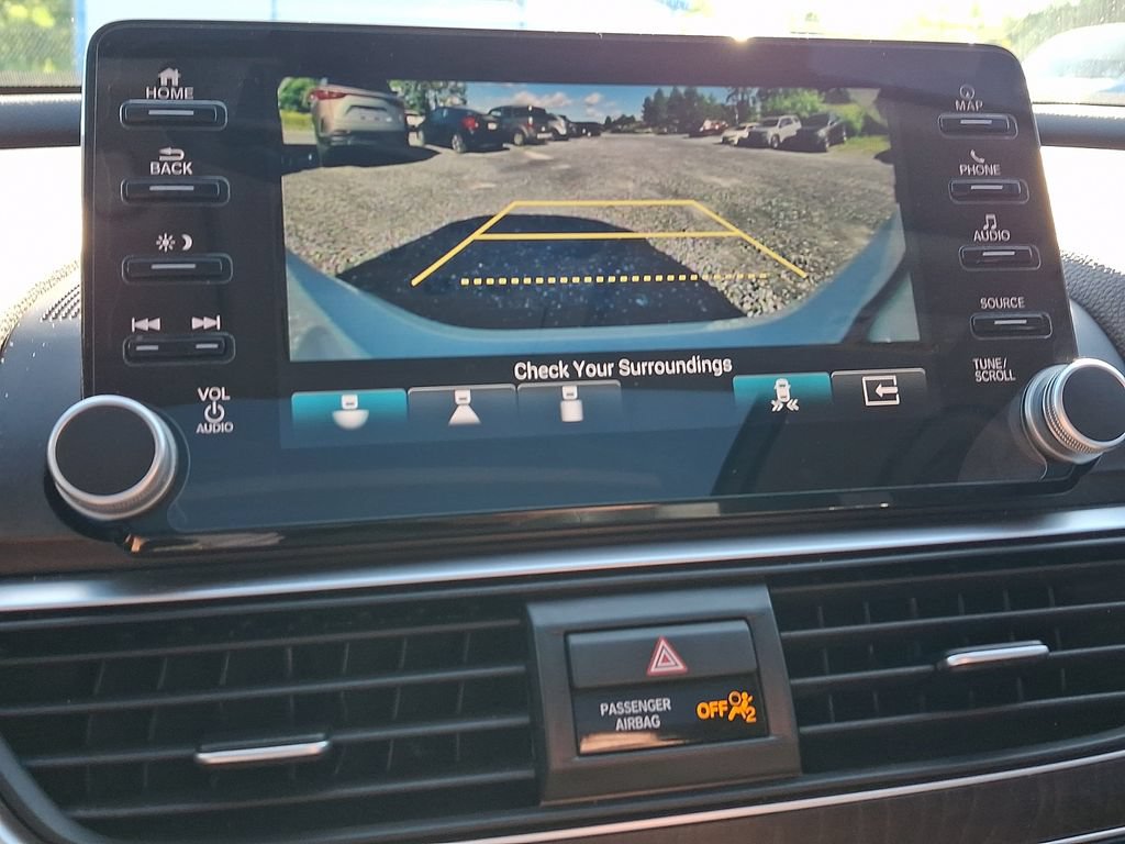 Used 2018 Honda Accord Touring image 4