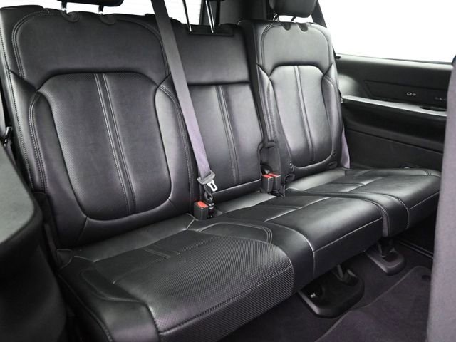 Used 2024 Jeep Wagoneer L Series II w/ Flexible Seating Group image 17