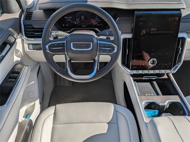 Used 2024 GMC Acadia Denali image 16