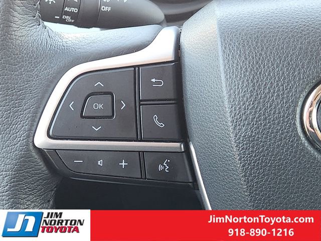 Used 2025 Toyota Sienna XLE image 31