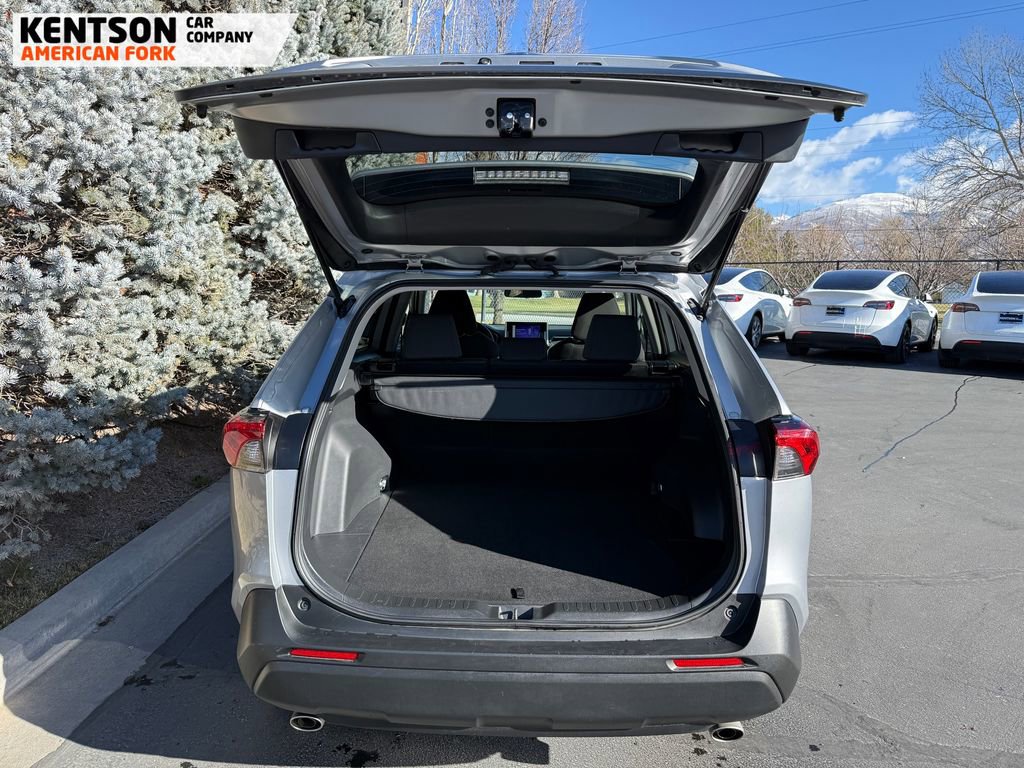 Used 2025 Toyota RAV4 XLE image 36