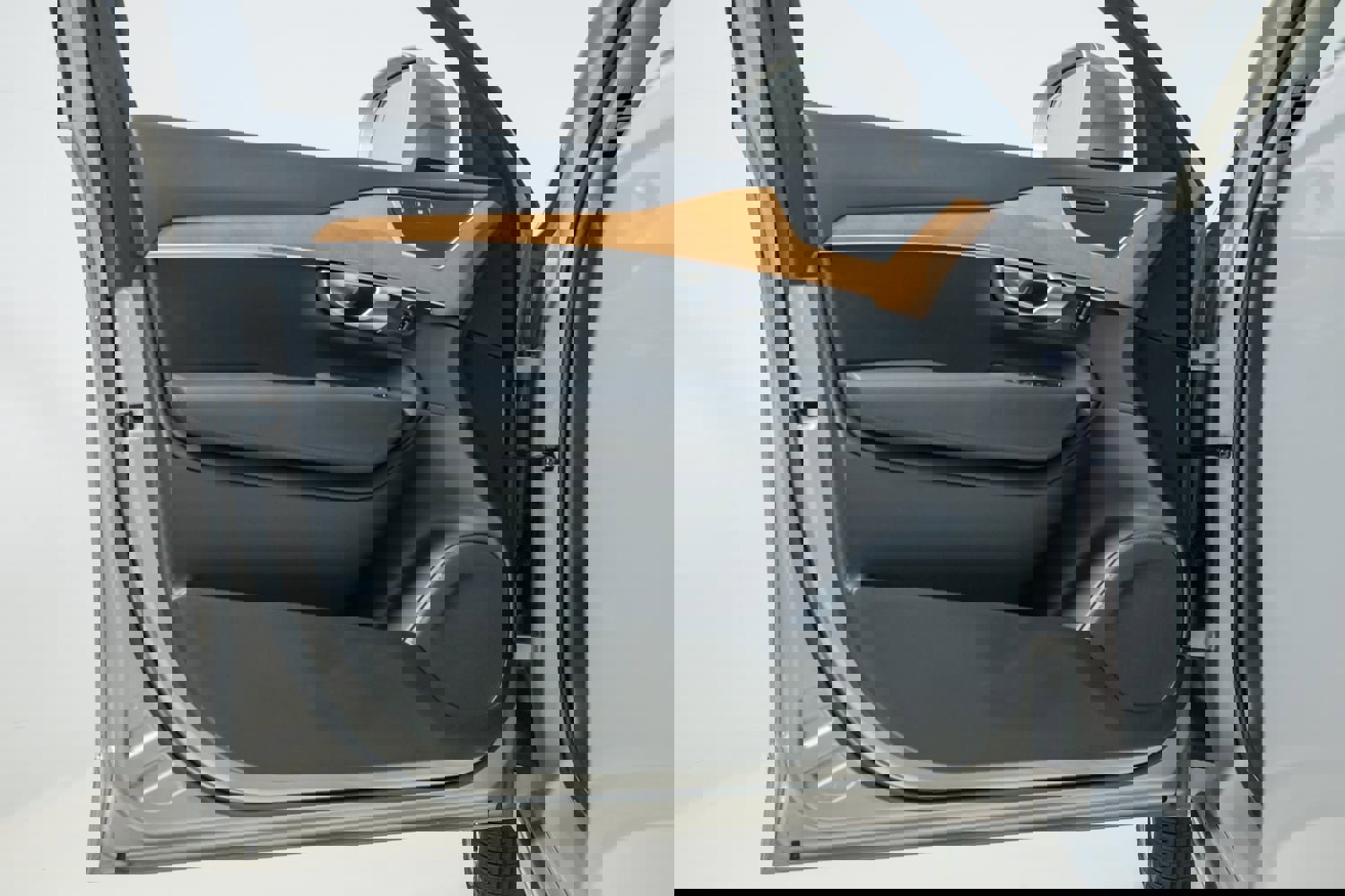 Used 2024 Volvo XC90 B5 Plus image 15