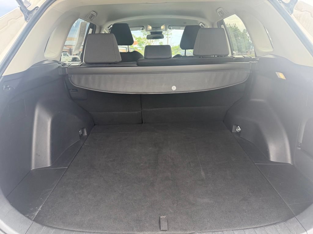 Used 2025 Toyota RAV4 XLE AWD/4WD image 25