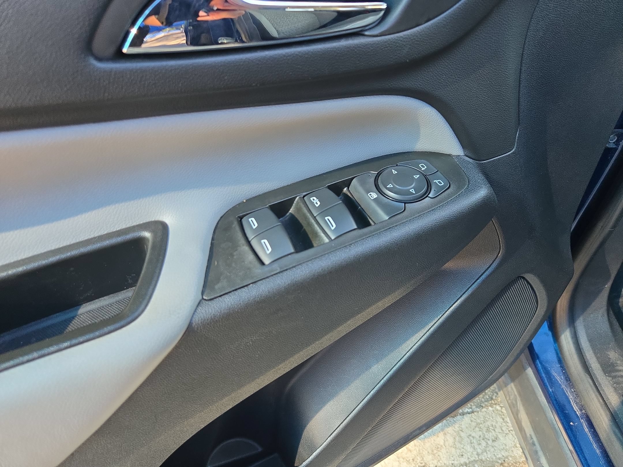 Used 2023 Chevrolet Equinox LS w/ LS Convenience Package FWD image 11