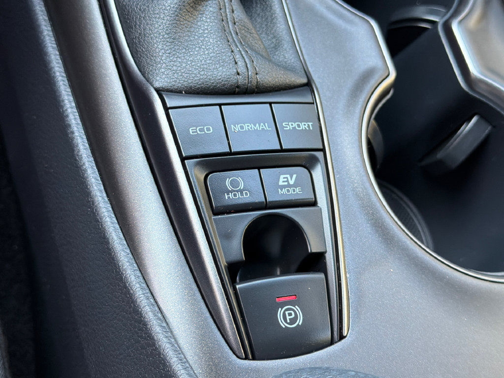 Used 2024 Toyota Camry SE w/ Convenience Package FWD image 30