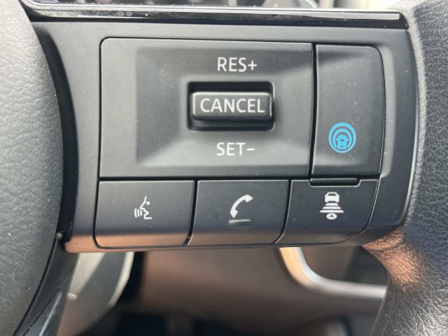 Used 2023 Nissan Rogue SV AWD/4WD image 32