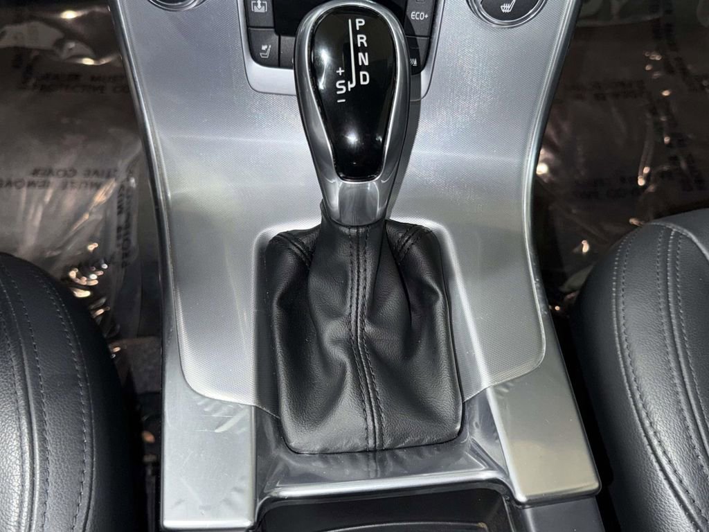 Used 2018 Volvo S60 T5 Inscription Platinum image 22