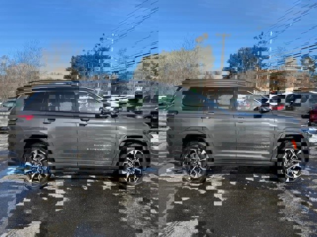 Used 2021 Jeep Grand Cherokee L Overland w/ Luxury Tech Group IV image 6