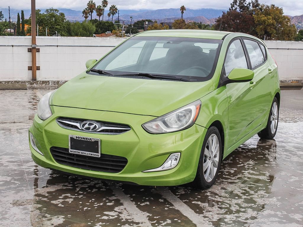 Used 2012 Hyundai Accent SE image 3