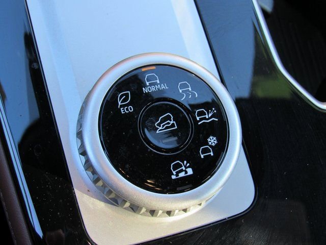 Used 2025 Mitsubishi Outlander SEL image 24