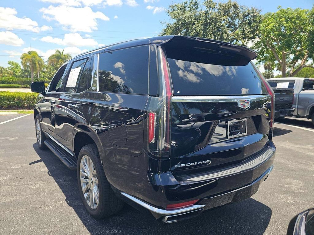 Used 2022 Cadillac Escalade Premium Luxury AWD/4WD image 2