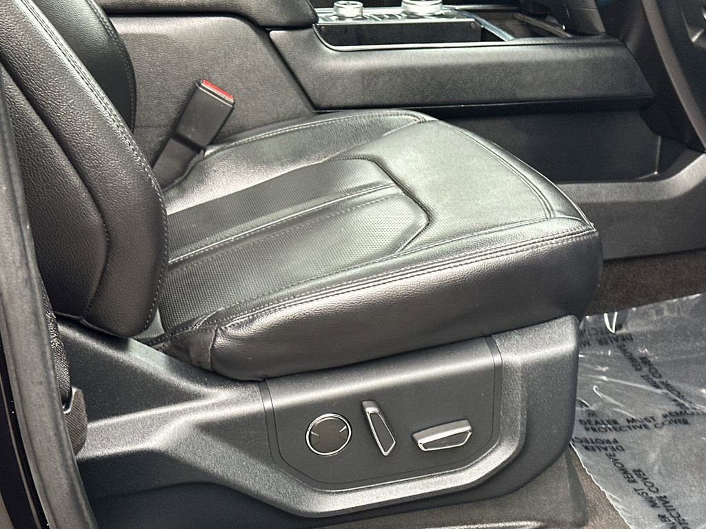 Used 2021 Ford Expedition Max Limited image 12