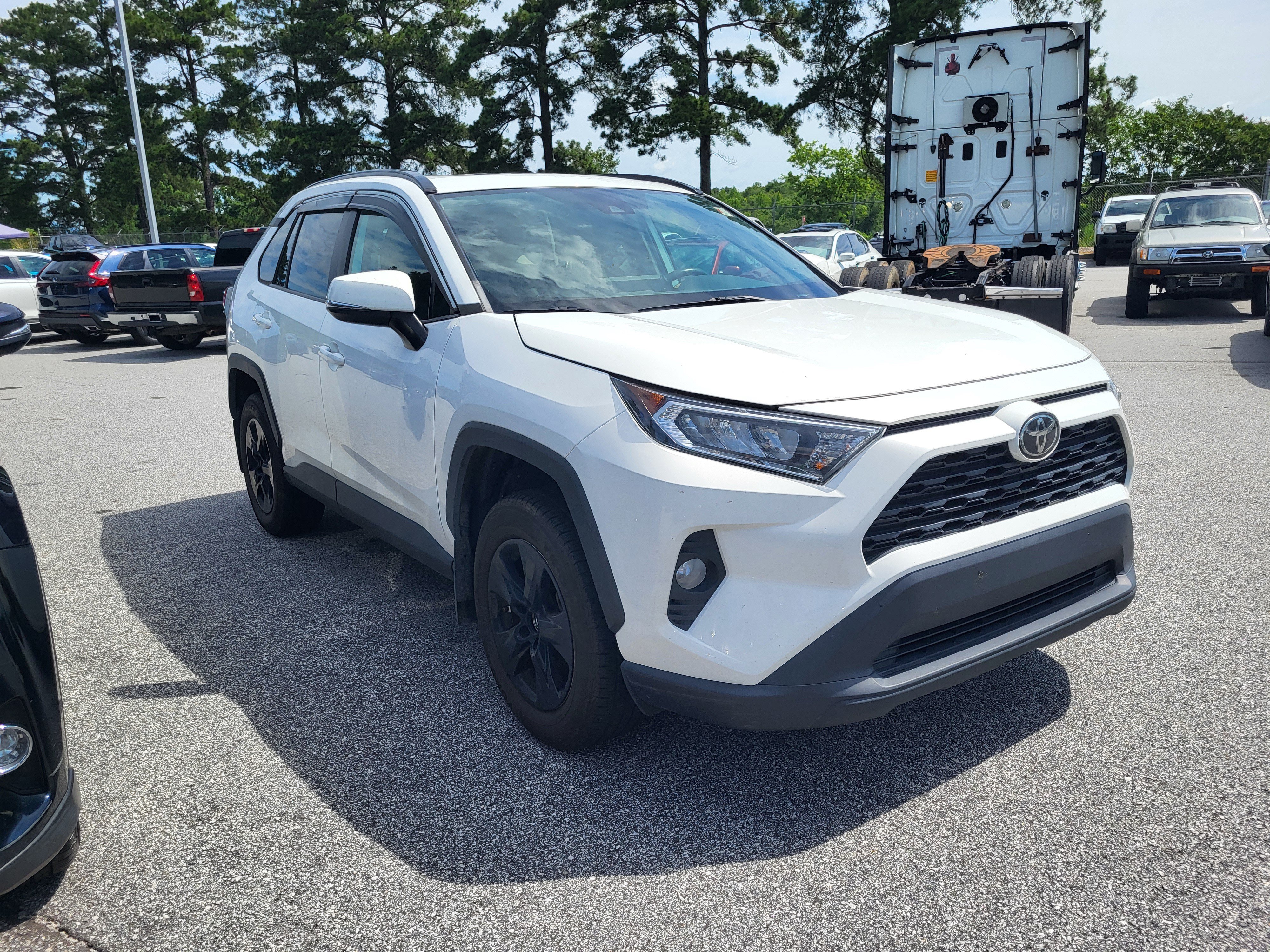 Used 2019 Toyota RAV4 XLE w/ Convenience Package AWD/4WD image 3