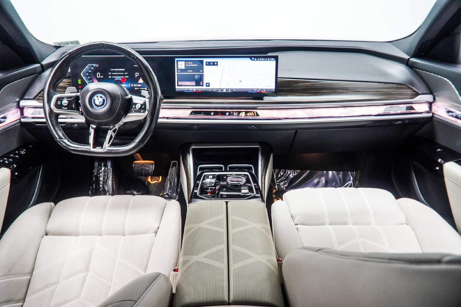 Used 2024 BMW 750e xDrive w/ Premium Package 2 AWD/4WD image 5