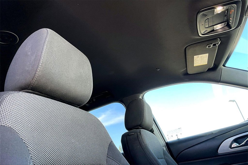 Used 2023 Chevrolet Traverse LT image 23