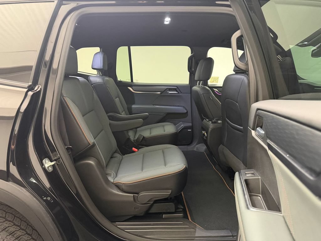 Used 2025 GMC Acadia AT4 AWD/4WD image 31