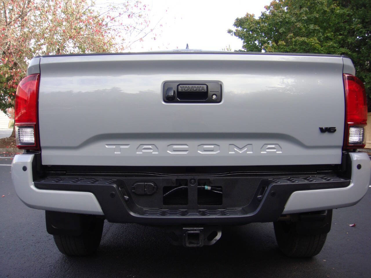 Used 2019 Toyota Tacoma TRD Sport image 11