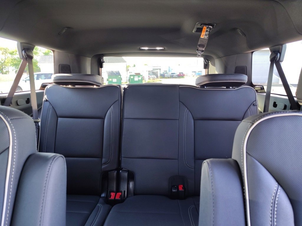 New 2026 Chevrolet Suburban Premier image 14