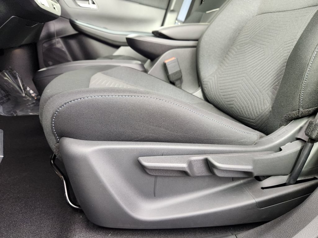 New 2026 Nissan Leaf w/ Floor Mat Package (S+) FWD image 11