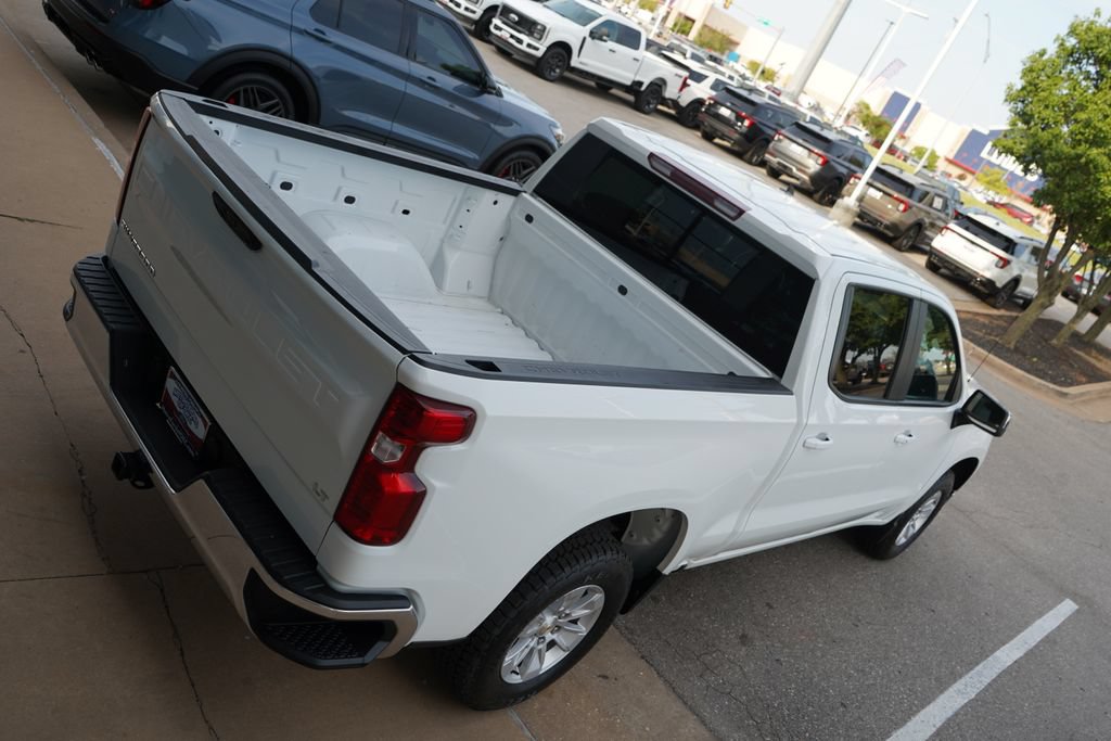Used 2025 Chevrolet Silverado 1500 LT RWD image 14