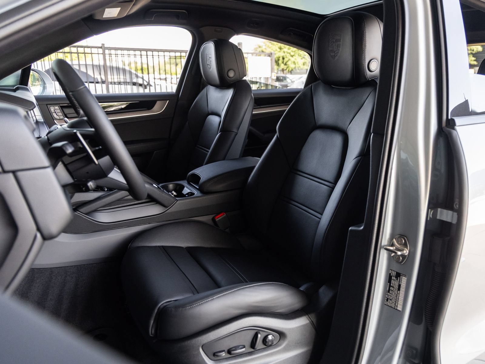 New 2026 Porsche Cayenne Coupe AWD/4WD image 5