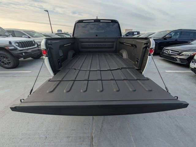 Used 2022 Rivian R1T Adventure image 11