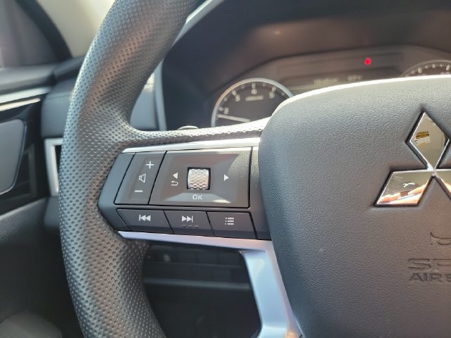 Used 2026 Mitsubishi Outlander ES FWD image 19