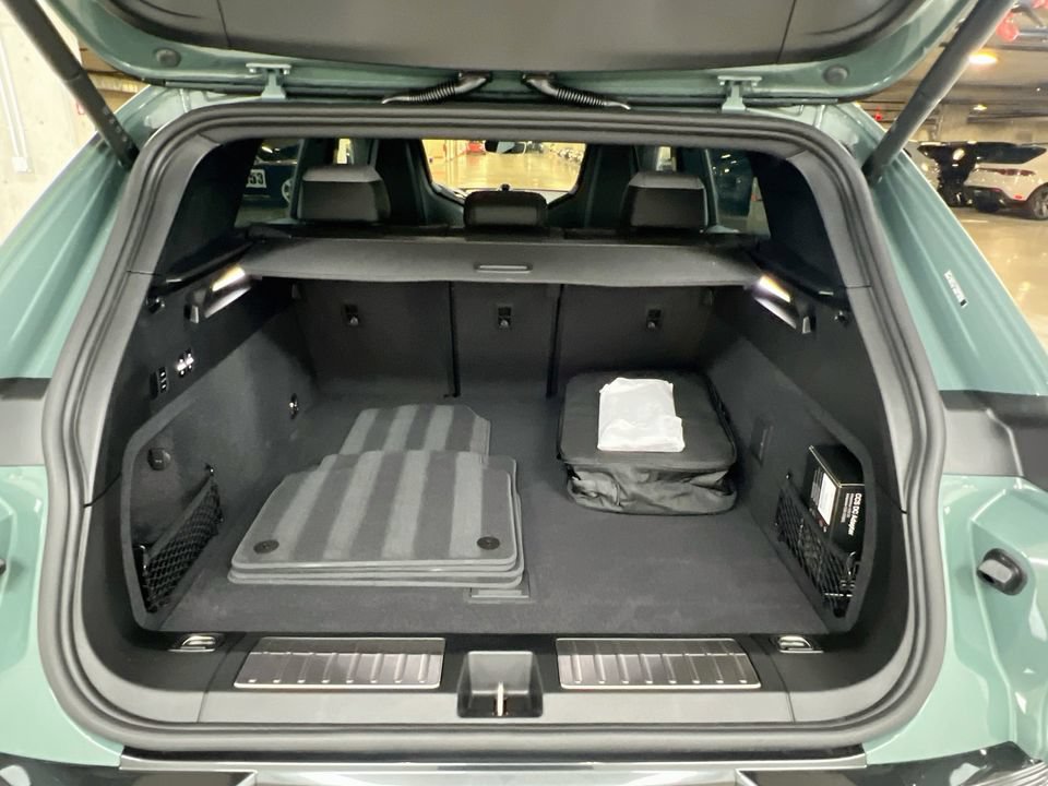 New 2026 Porsche Cayenne Electric AWD/4WD image 28