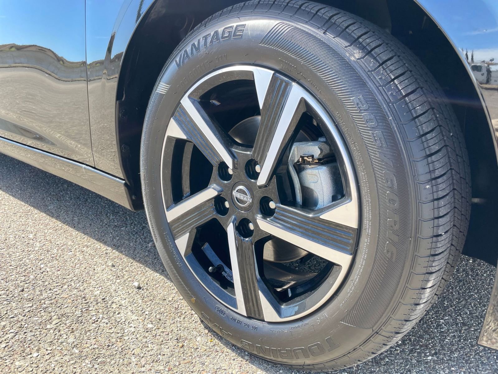 Used 2025 Nissan Sentra SV image 29