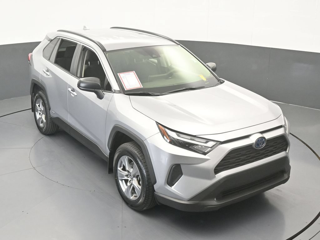 Used 2024 Toyota RAV4 LE AWD/4WD image 43