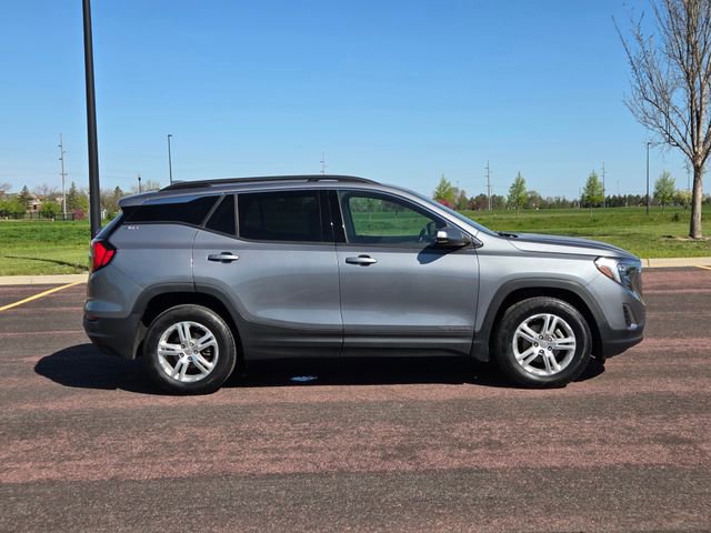 Used 2018 GMC Terrain SLE w/ Driver Convenience Package AWD/4WD image 2