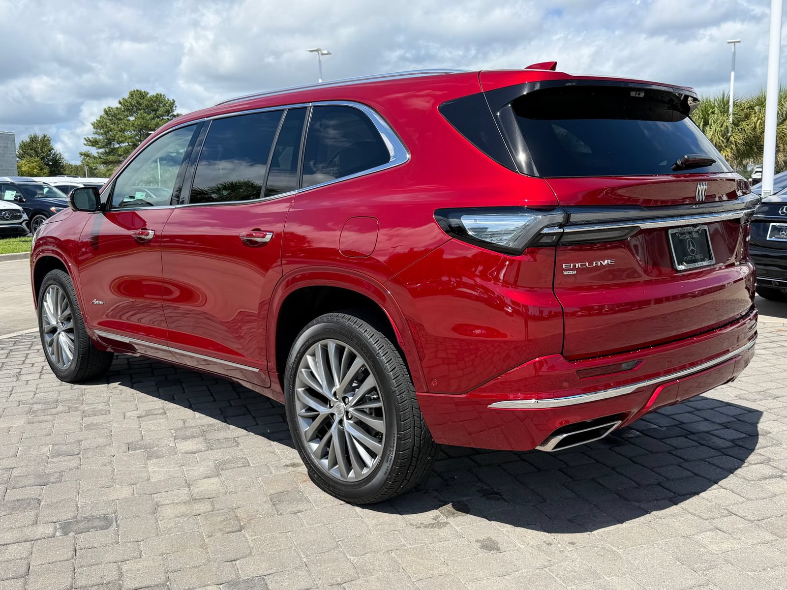 Used 2026 Buick Enclave Avenir w/ Super Cruise Package AWD/4WD image 11